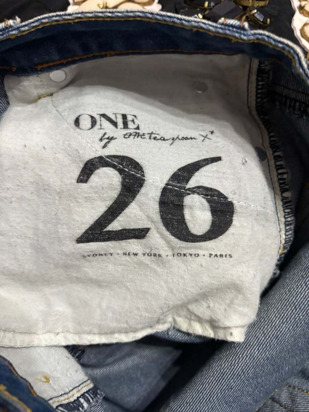 One Teaspoon Distressed High-Low Denim Pencil Skirt - Picture 4 of 5